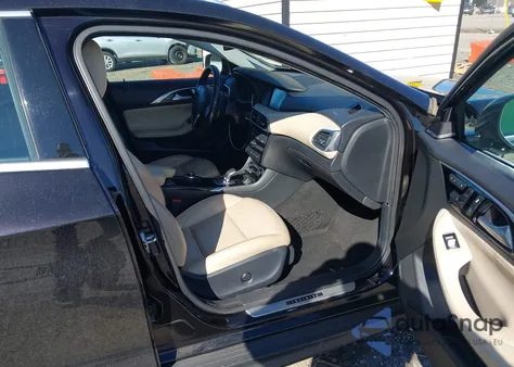 2017 Infiniti Qx30 Premium z USA, uszkodzony, nr VIN SJKCH5CR1HA021889